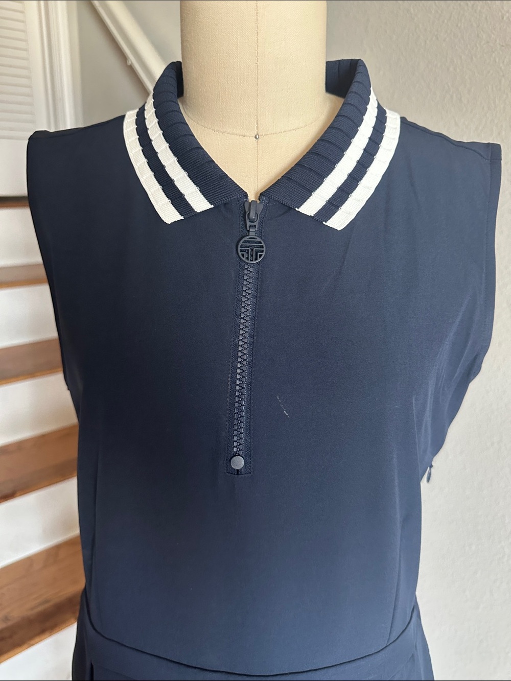 Tory Burch Sport Performance Pleated Collared Golf Dress in Tory Navy - Picture 4 of 8